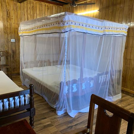 Malayalam Lake Resort Alappuzha 外观 照片