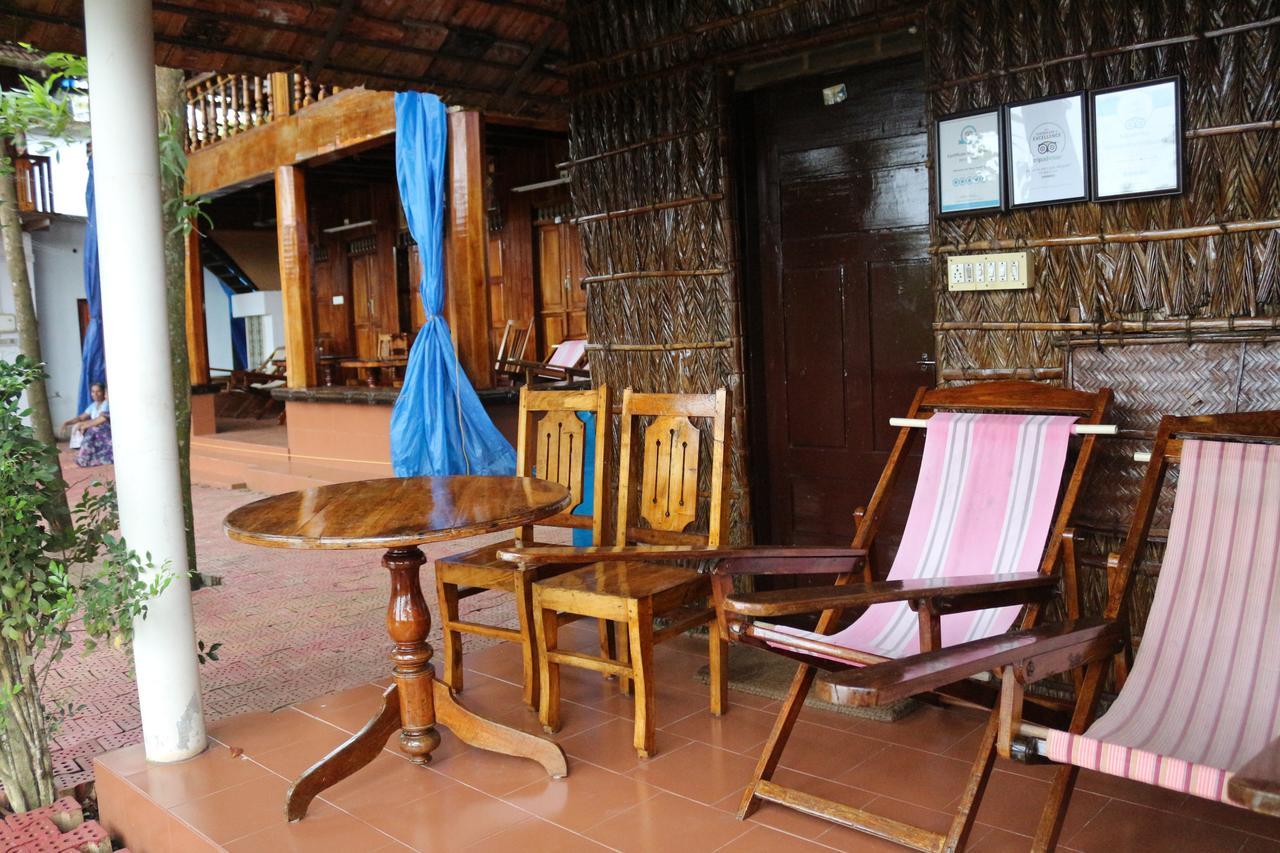 Malayalam Lake Resort Alappuzha 外观 照片